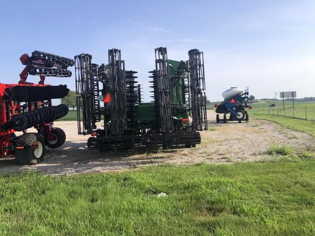 Image of John Deere 2660VT equipment image 3