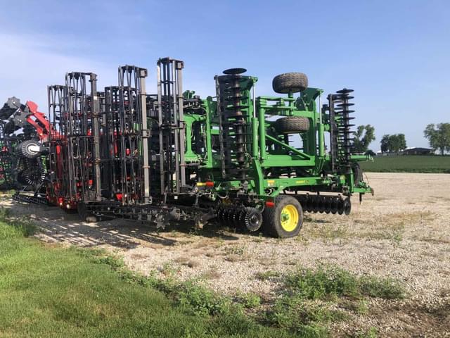 Image of John Deere 2660VT equipment image 2