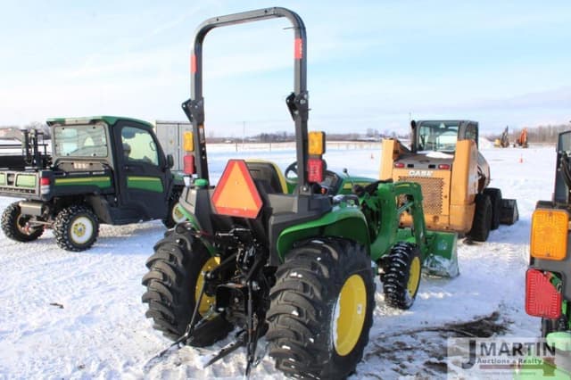 Image of John Deere 3025E equipment image 2
