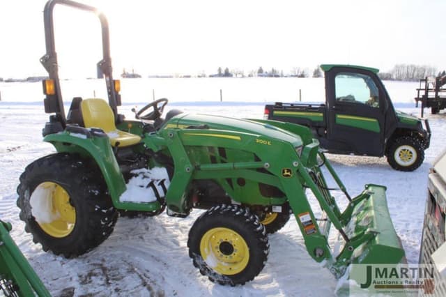 Image of John Deere 3025E equipment image 1