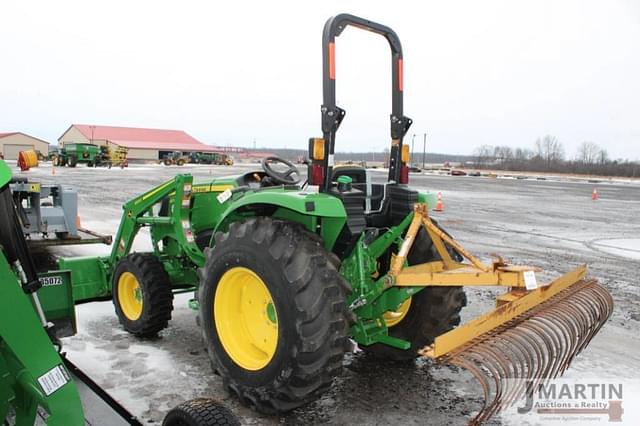 Image of John Deere 4044M equipment image 3