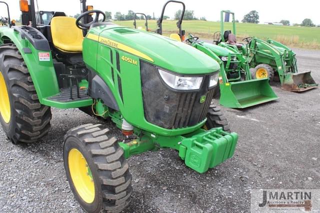 Image of John Deere 4052M equipment image 4