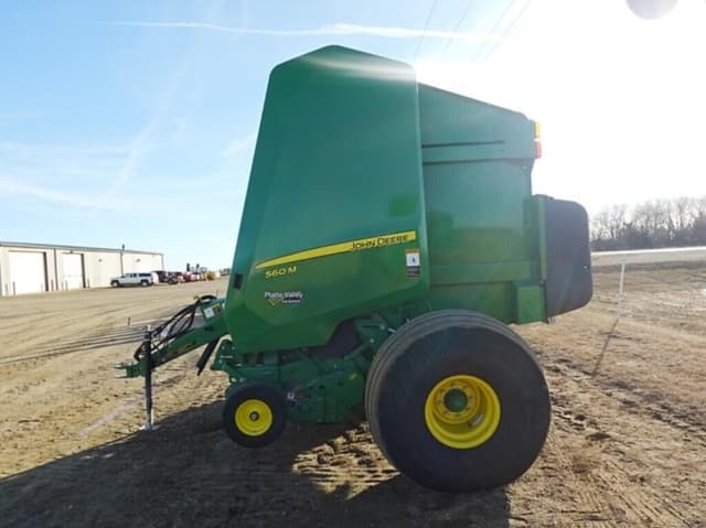 Image of John Deere 560M equipment image 4