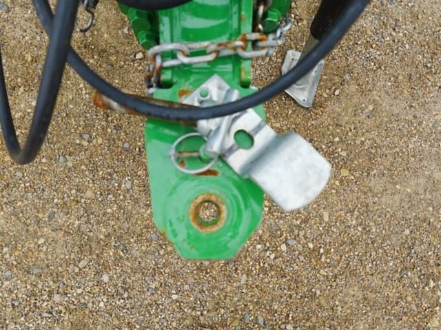 Image of John Deere 560M equipment image 4