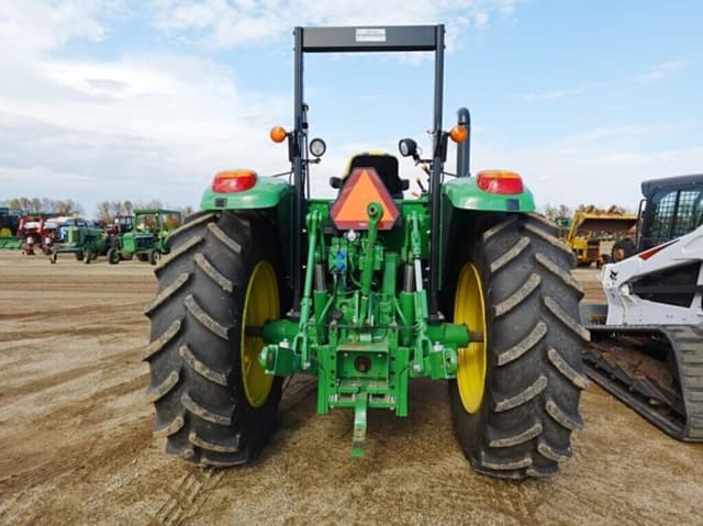 Image of John Deere 6110M equipment image 3