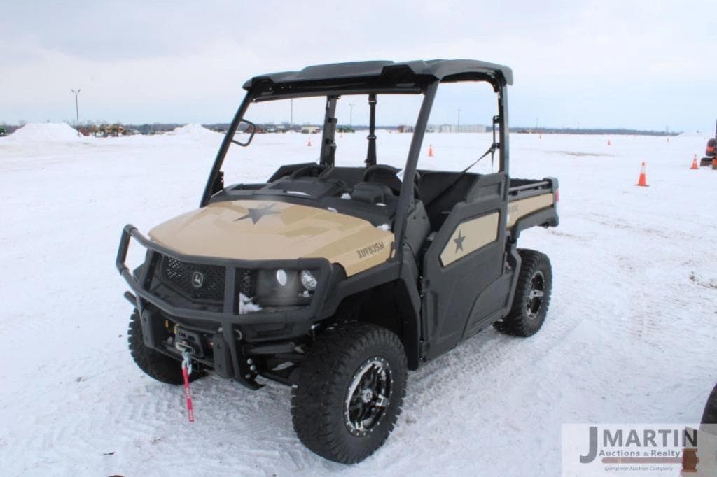 Image of John Deere XUV 835M Primary image