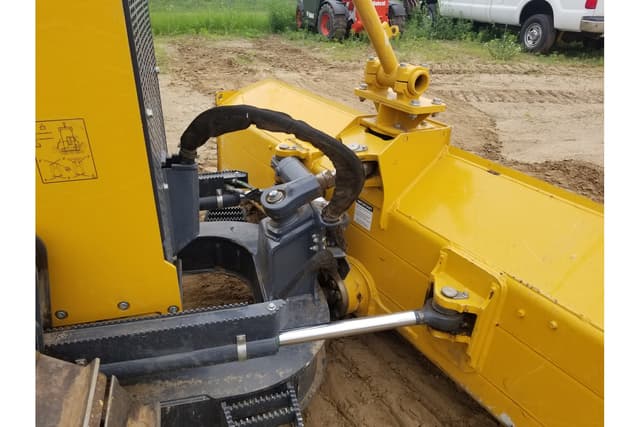 Image of John Deere 550K LGP equipment image 4