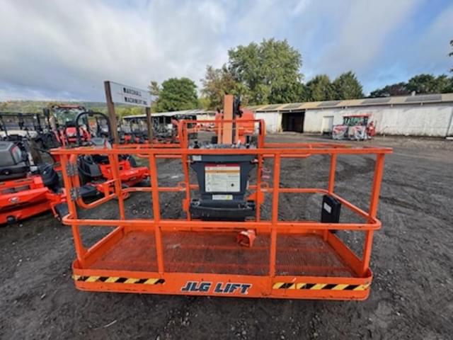 Image of JLG 460SJ equipment image 3