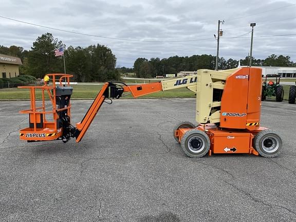 Image of JLG E300AJP Primary image