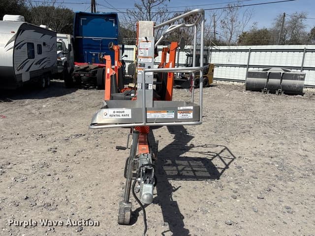 Image of JLG T500J equipment image 1