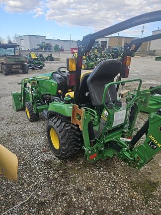 Image of John Deere 1023E equipment image 3