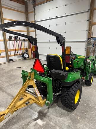 Image of John Deere 1023E equipment image 3