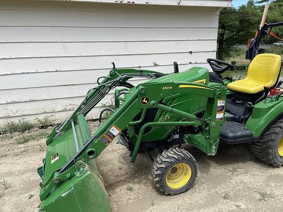 Image of John Deere 1023E equipment image 2