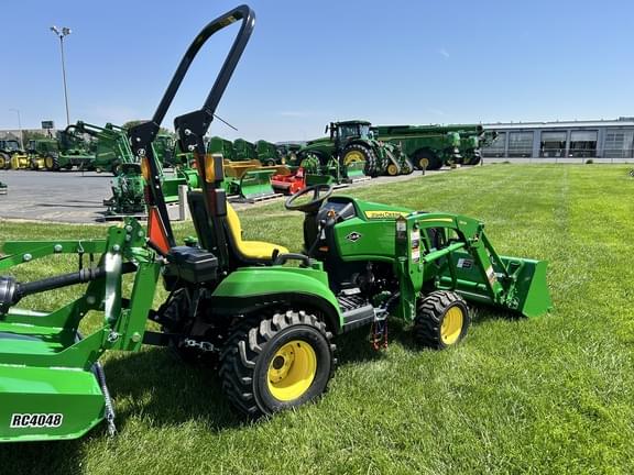 Image of John Deere 1023E equipment image 4