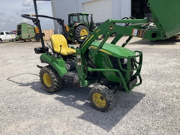 Image of John Deere 1023E equipment image 2