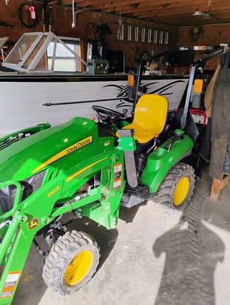 2022 John Deere 1023E Equipment Image0