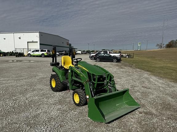 Image of John Deere 1023E equipment image 3