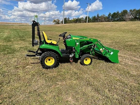 Image of John Deere 1023E equipment image 2