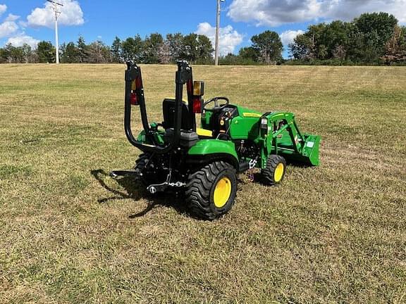 Image of John Deere 1023E equipment image 3