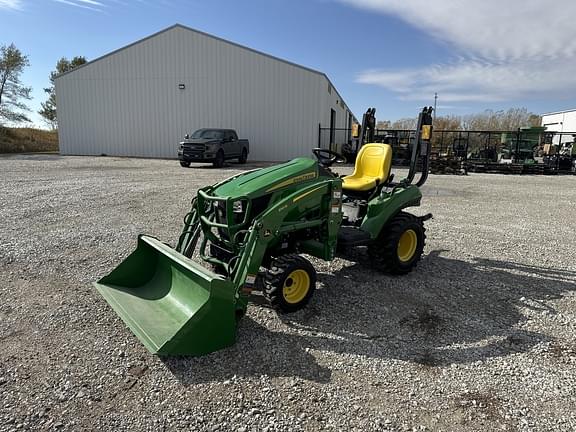 Image of John Deere 1023E equipment image 2