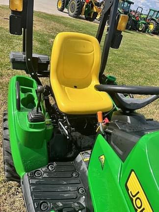 Image of John Deere 1023E equipment image 4