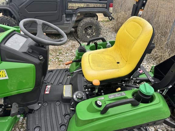 Image of John Deere 1023E equipment image 3