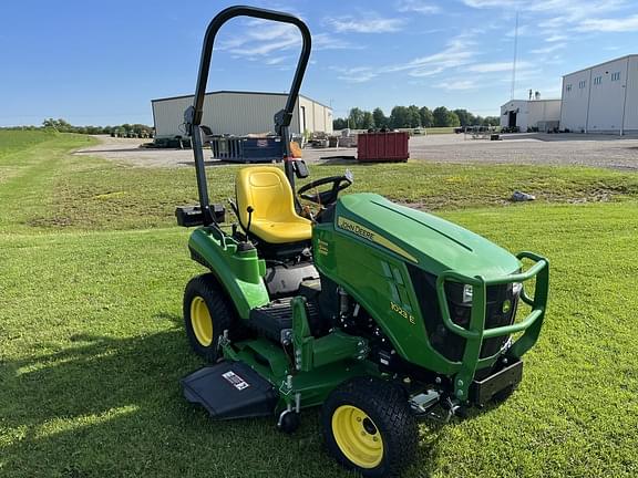 Image of John Deere 1023E equipment image 3