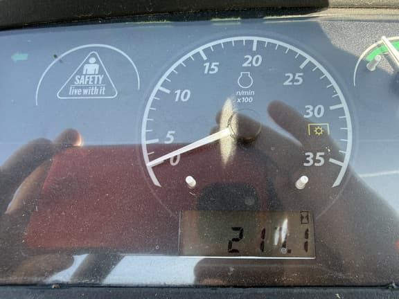 Image of John Deere 1023E equipment image 3