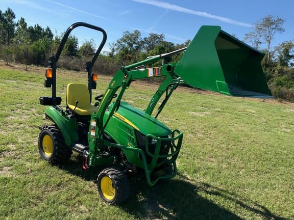 2025 John Deere 1023E Equipment Image0