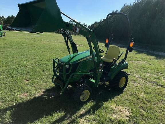 Image of John Deere 1023E equipment image 4