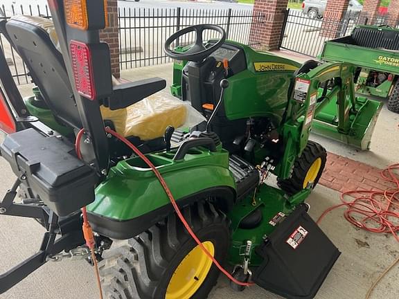 Image of John Deere 1023E equipment image 3