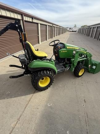 Image of John Deere 1023E equipment image 4
