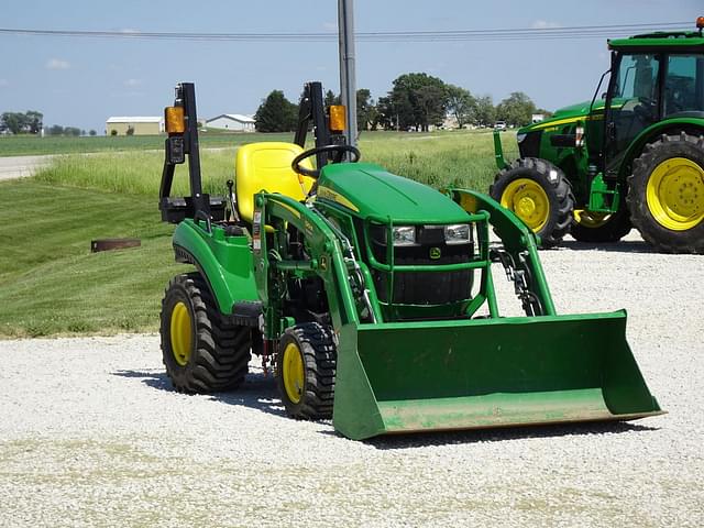 Image of John Deere 1023E equipment image 3