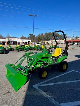 Image of John Deere 1023E equipment image 3