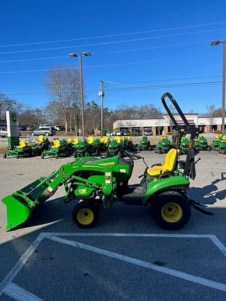 Image of John Deere 1023E equipment image 4