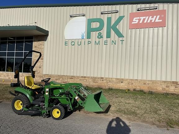 Image of John Deere 1023E equipment image 3