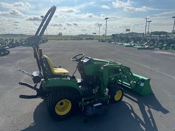 Image of John Deere 1023E equipment image 4