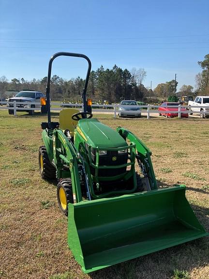 Image of John Deere 1023E equipment image 4