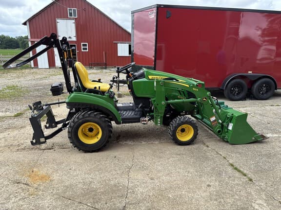 Image of John Deere 1023E equipment image 1