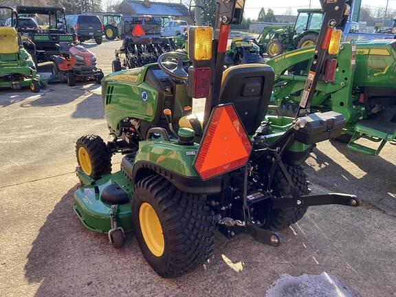 Image of John Deere 1023E equipment image 4