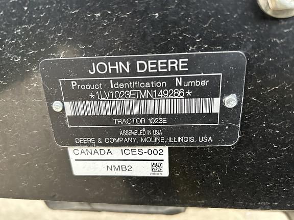 Image of John Deere 1023E equipment image 4