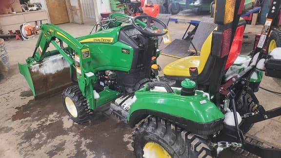 Image of John Deere 1023E equipment image 2