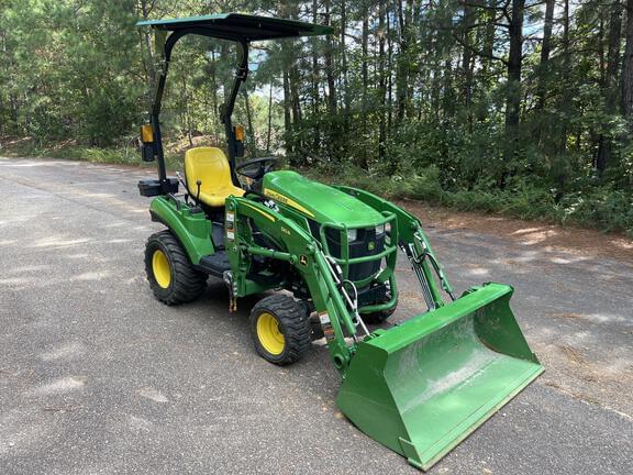 Image of John Deere 1023E equipment image 2