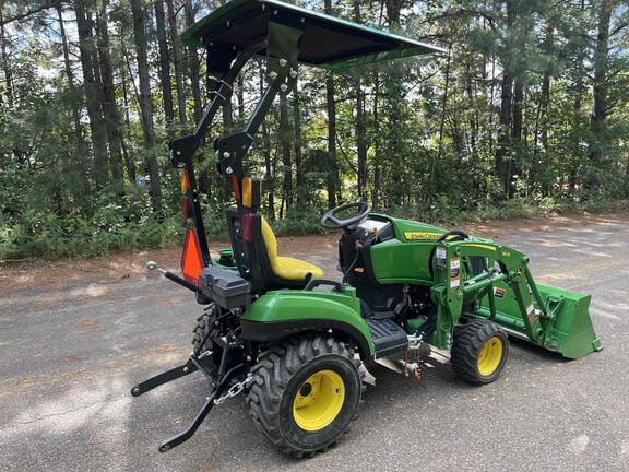 Image of John Deere 1023E equipment image 3