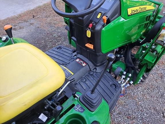 Image of John Deere 1023E equipment image 2