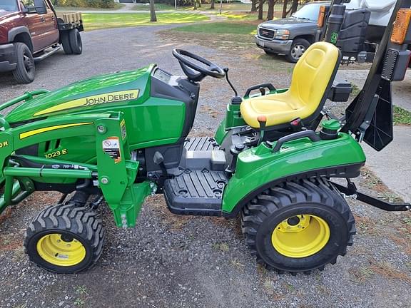 Image of John Deere 1023E equipment image 1