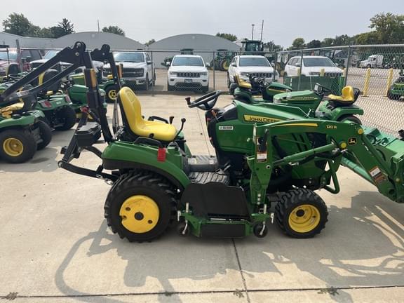 Image of John Deere 1023E equipment image 4