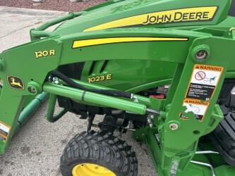 Image of John Deere 1023E equipment image 4