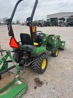 Image of John Deere 1023E equipment image 4