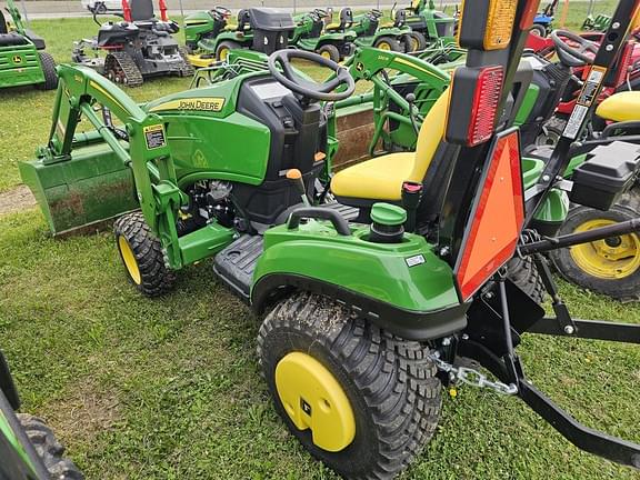 Image of John Deere 1023E equipment image 3